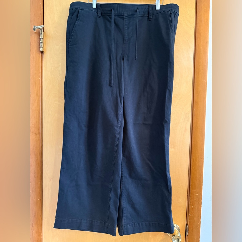 Women's Black Drawstring Wide-Leg Trousers